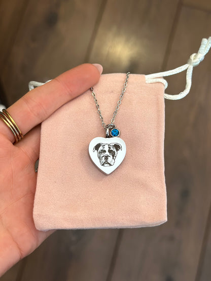 PLAQUITA GRANDE URNA DE CORAZÓN (PARA CENIZAS)