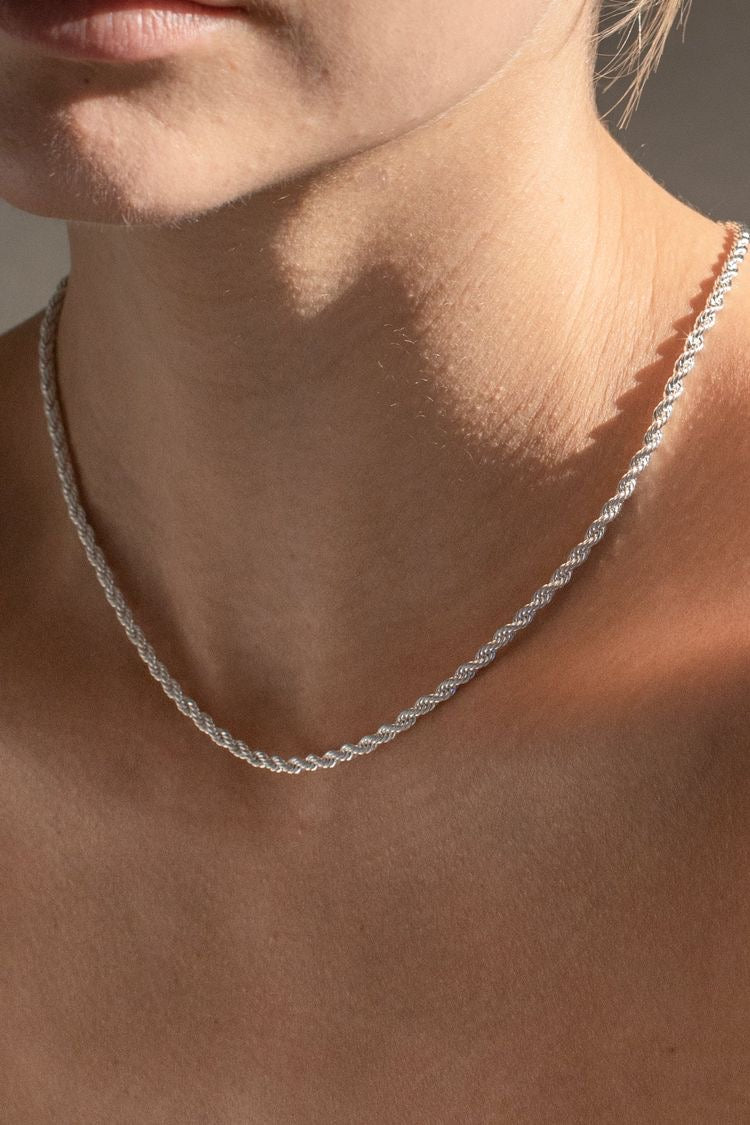 Lia Chain
