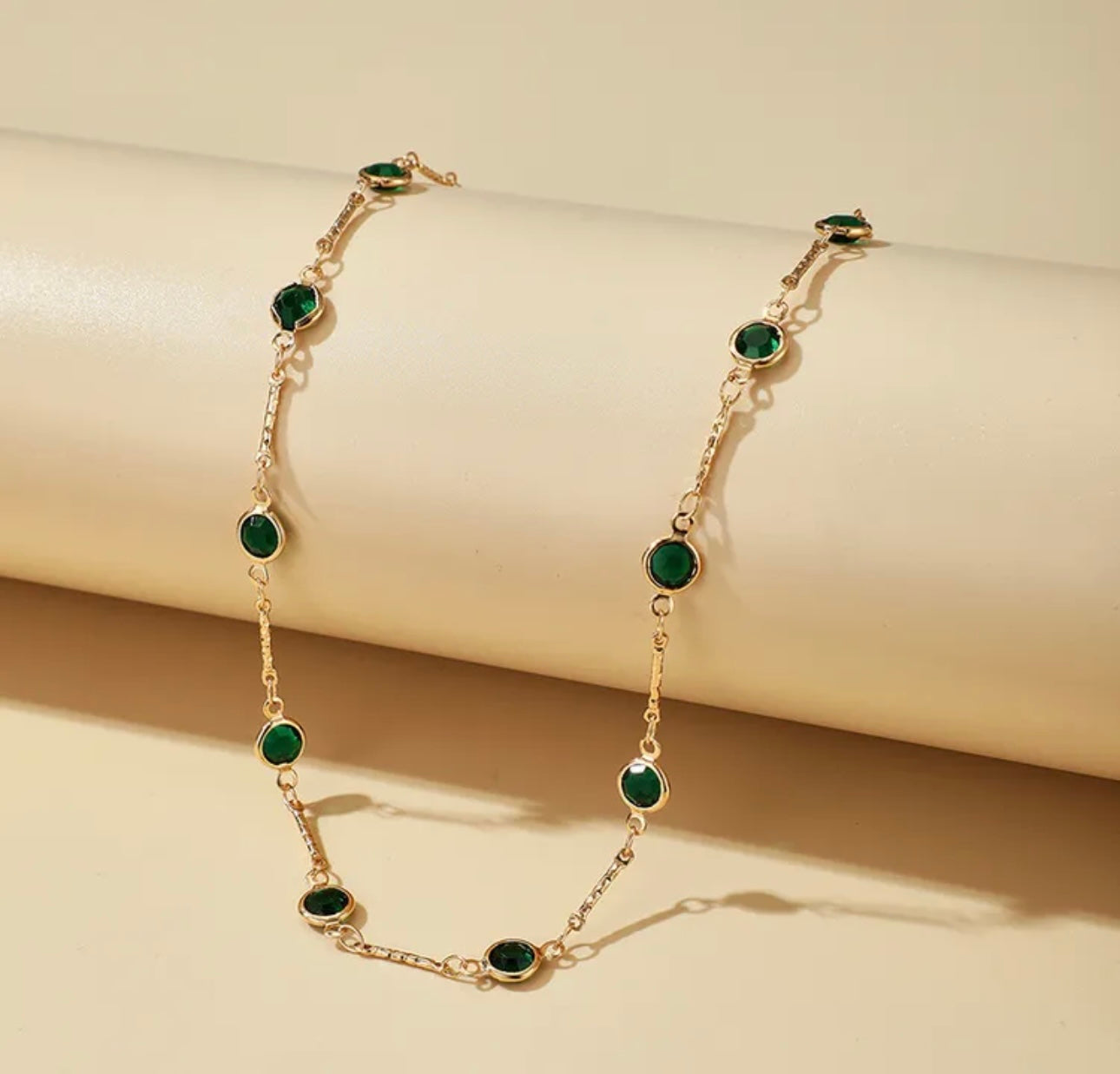 Green choker