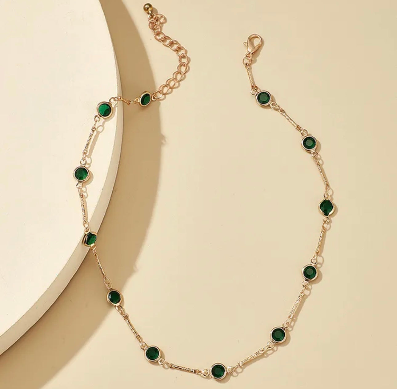 Green choker